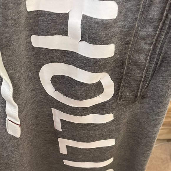 Hollister Sweatpants in Gray With Rare Large White Logo Style. New Condition! - Picture 11 of 11